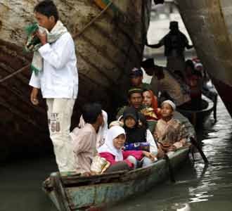 Menyelusuri Laut Menuju Masjid