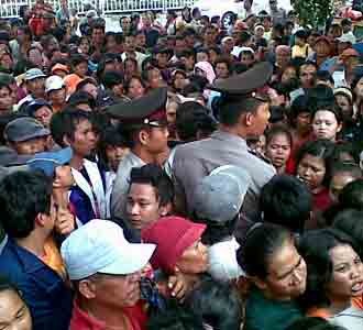 Pembagian Daging Kurban Ricuh