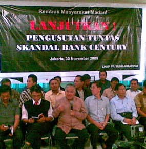 Unjuk Rasa Warnai Paripurna Angket Century