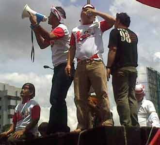 Bendera Serbu Gedung DPR