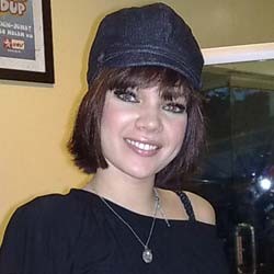 Dewi Sandra Stop Menangis Karena Glenn