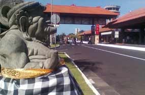 Api Berkobar di Bandara Ngurah Rai