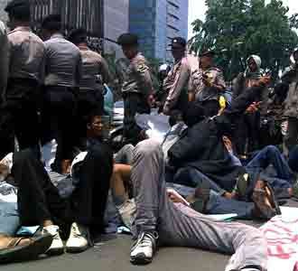 Demo di KPK, Kuningan Macet