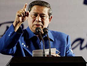 SBY Tegur Peserta Rapimnas yang Sandarkan Kepala di Tangan