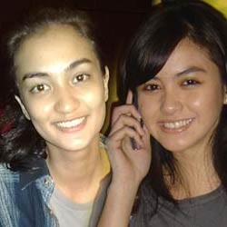  Revalina & Atiqah Hasiholan Saingan Raih Piala Citra