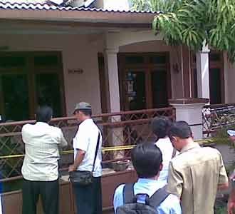 Olah TKP Pembunuhan Anik