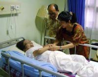 Sastrawan Ratna Indraswari Ibrahim Jenuh di RS