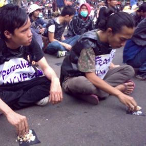 Prihatin Tingginya Kasus Korupsi, Mahasiswa Makan Nasi Garam