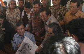 Kunjungi Pameran Seni di Yogya, JK Disambut SBY