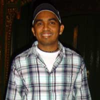 Glen Fredly Ngamen di Monas, Demonstran pun Bergoyang