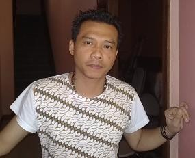 Ngamen di Depan Ibu-ibu, Anang Ingat KD
