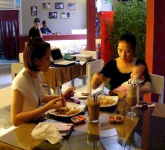 Konsep Rumahan The Strudels House & Cafe