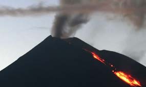Gunung Mayon Meletus, 50.000 Orang Dievakuasi