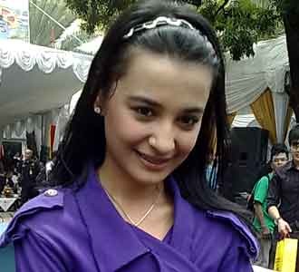 Shireen Sungkar Siap Hadapi Perceraian Ortu
