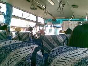 Motif Batik Cantik di Bus Damri