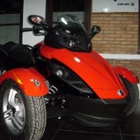 Spyder Ingin Saingi Harley-Davidson