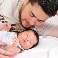 Pria Ingin Punya Anak Saat Usia 20-an Tahun