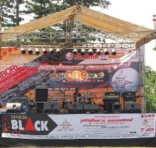 Ratusan V-ixion Rembug Bareng di Ragunan