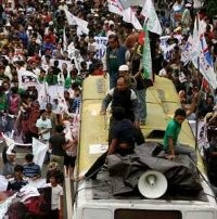 Demo Century di Semarang Ricuh, Seorang Mahasiswa Diamankan