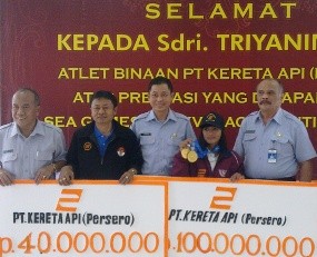 Rp 100 Juta untuk Triyaningsih dari PT KA