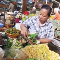 Jajan Enak di Pasar Gede