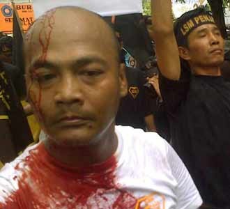 Demo Berdarah di Kejati Jabar