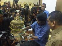 Idrus Marham Dikado Merpati Putih, Tikus Putih & Kerupuk