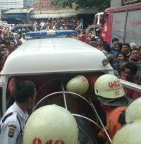 Tim Evakuasi Jenazah Mubasirin dan Tukang Kopi