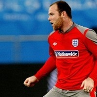 Meledaklah, Rooney