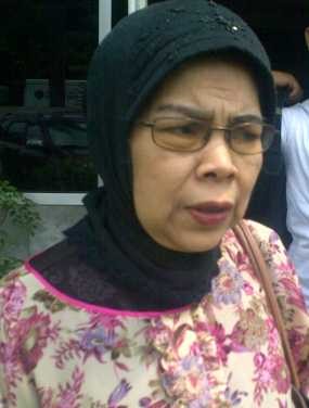 Seorang Nenek Ingin Adopsi Anak Yanti 