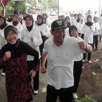 Ibu-ibu Terpesona dengan Arif Afandi 