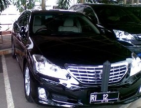 Semua Pimpinan Lembaga Tinggi Negara Terima Toyota Crown