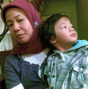 Pendukung Prita Meluber ke Luar Ruang Sidang