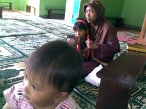 Warga Serahkan Dadan ke Polres Depok