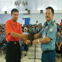 Siswa SMPN 6  Wonogiri Kunjungi AAL 