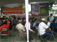 Pengunjung Peluncuran Membongkar Gurita Cikeas Meluber