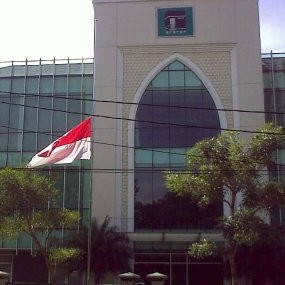  Bendera Setengah Tiang Marak di Pekantoran, Sepi di Pemukiman