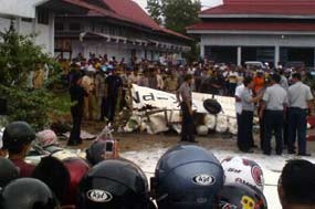 Pesawat Jatuh Diduga karena Mesin Mati