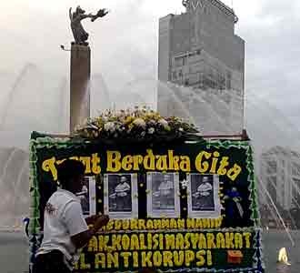 Karangan Bunga untuk Gus Dur Hiasi HI