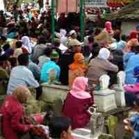 Ribuan Peziarah Padati Haul Sunan Bonang
