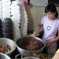 Gudeg Yu Narni, Uenak Tenan!