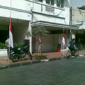 Perkantoran di Bandung Pasang Bendera Setengah Tiang