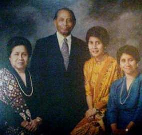  Layat Frans Seda, Sri Mulyani Menangis