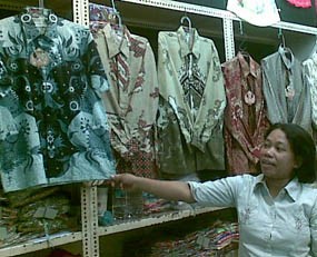 Omzet Batik Madura Terdongkrak Libur Tahun Baru