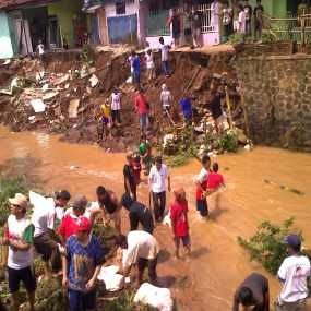 Hujan Lebat, Enam Rumah Ambles 