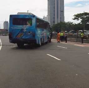 Bus Mayasari Dievakuasi, Lalin Semanggi Lancar Kembali