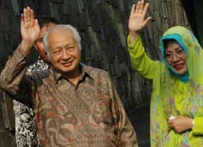 Asvi: Gus Dur Memenuhi Syarat, Soeharto Jangan Dulu