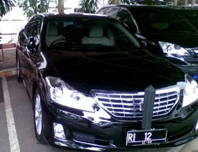 Resmi Kembalikan Mobil Dinas, Laode Pakai Innova