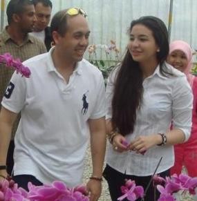 Tengku Fakhry Bersumpah Manohara Ngutang Rp 3,3 M
