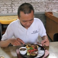 Ueenak di Lidah, Pas di Kantong